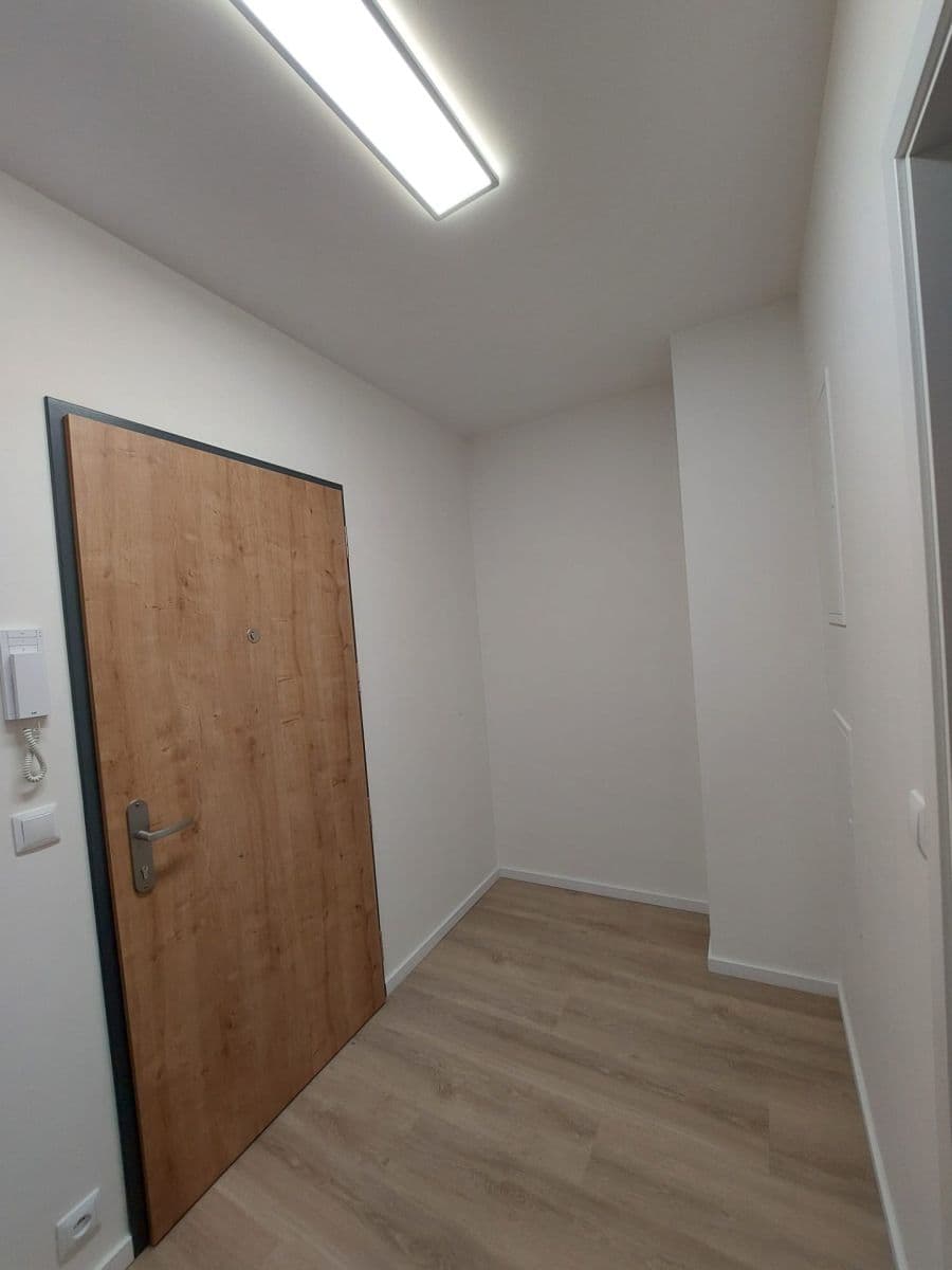 Prenájom bytu 2-izbový 55 m², Divíškové, Praha, Praha Prenájom bytu 2-izbový 55 m², Divíškové, Praha, Praha