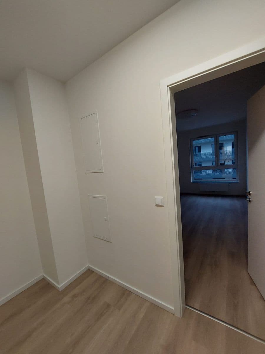 Prenájom bytu 2-izbový 55 m², Divíškové, Praha, Praha Prenájom bytu 2-izbový 55 m², Divíškové, Praha, Praha