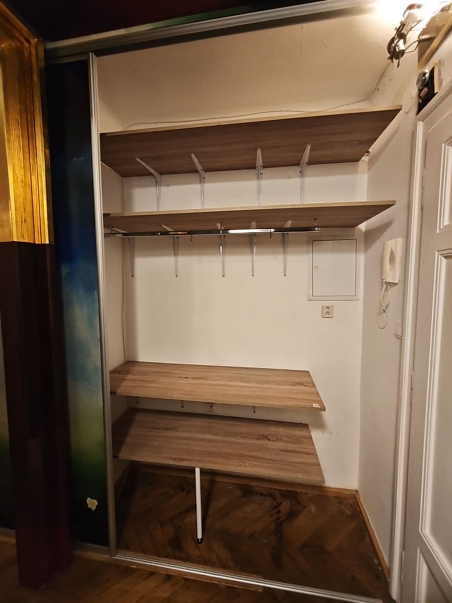Prenájom bytu 1-izbový 27 m², Eliášova, Praha, Praha Prenájom bytu 1-izbový 27 m², Eliášova, Praha, Praha