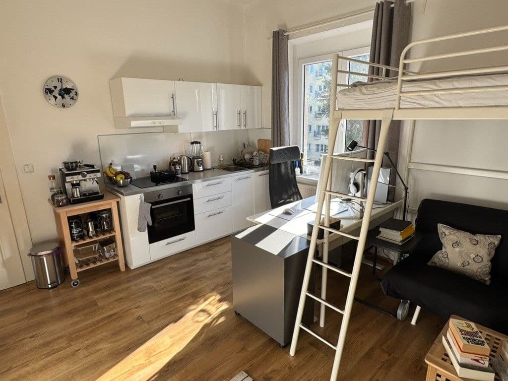 Prenájom bytu 1-izbový 30 m², Michaila Jurjeviče Lermontova, Praha, Praha Prenájom bytu 1-izbový 30 m², Michaila Jurjeviče Lermontova, Praha, Praha