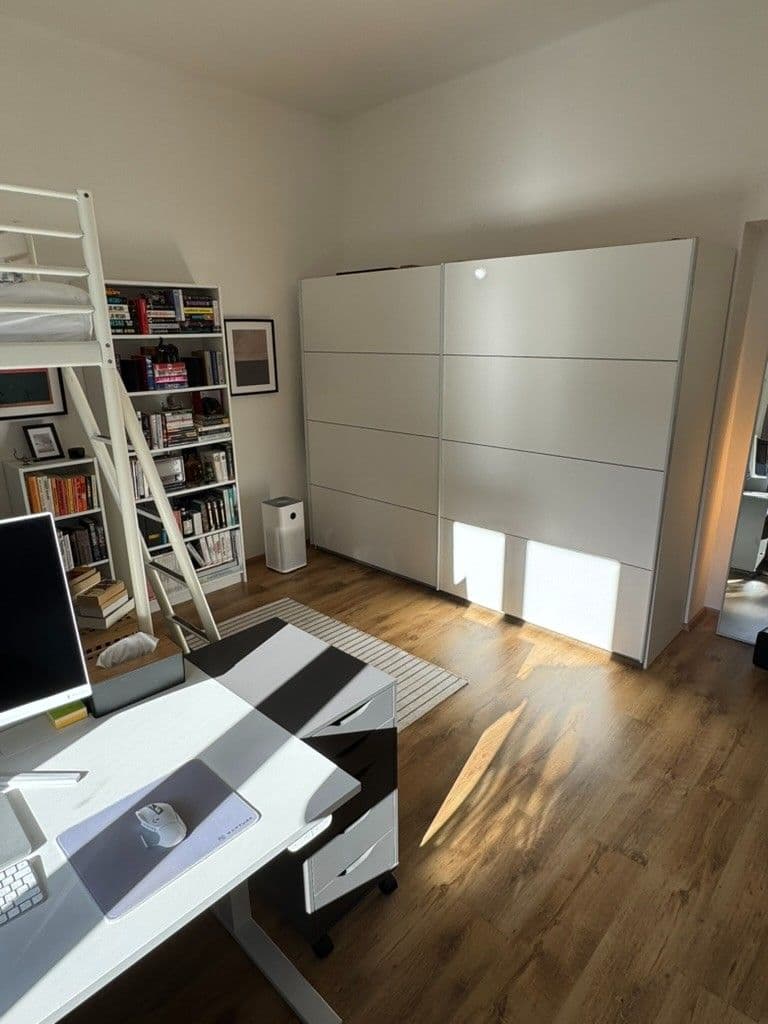 Prenájom bytu 1-izbový 30 m², Michaila Jurjeviče Lermontova, Praha, Praha Prenájom bytu 1-izbový 30 m², Michaila Jurjeviče Lermontova, Praha, Praha