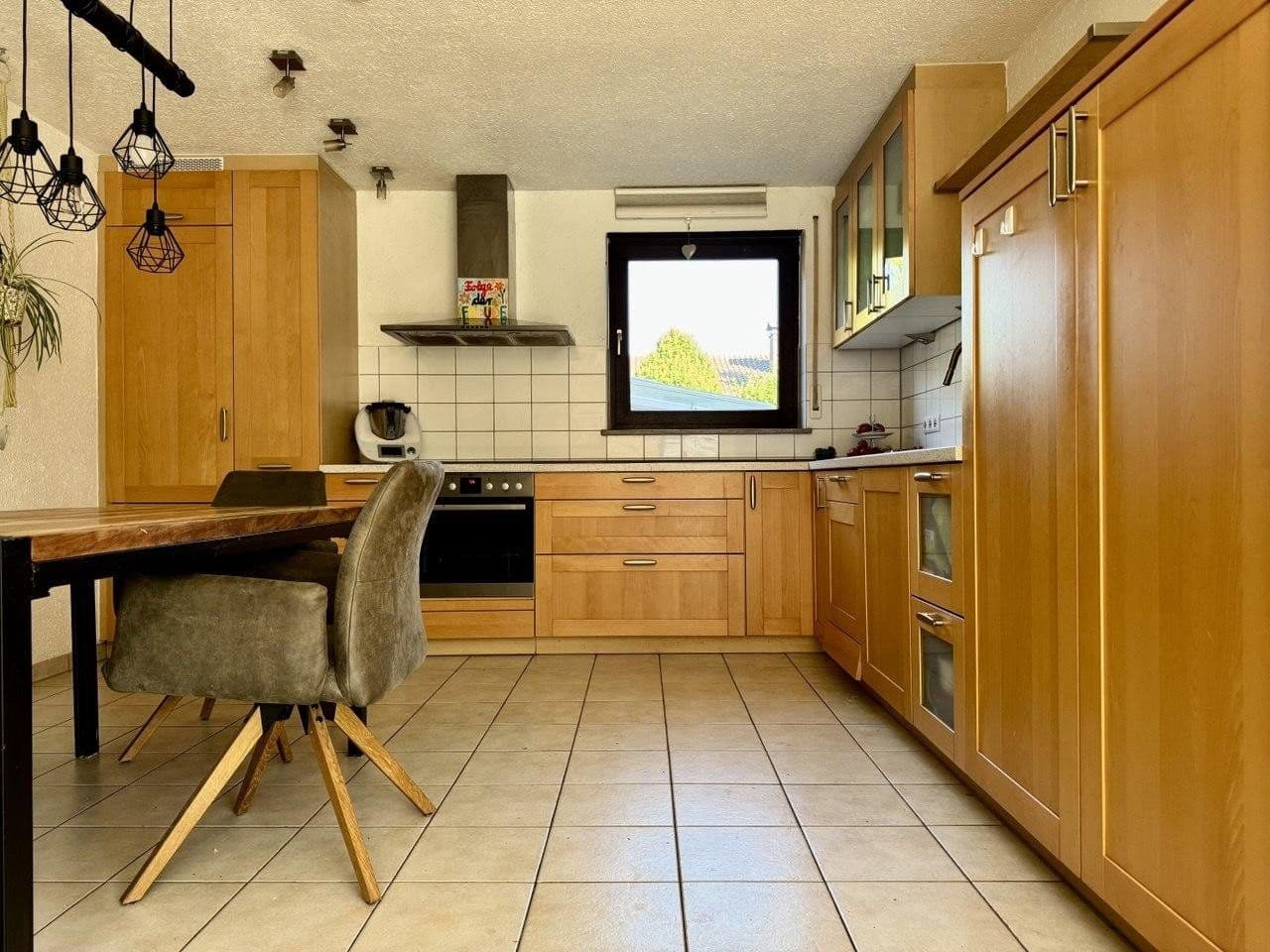 Predaj domu 135 m², pozemok 207 m², Sachsenheim, Bádensko-Wurttembersko Predaj domu 135 m², pozemok 207 m², Sachsenheim, Bádensko-Wurttembersko