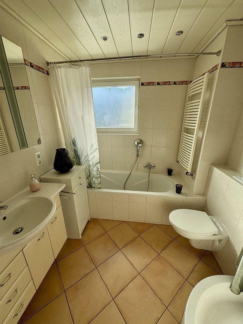 Predaj domu 135 m², pozemok 207 m², Sachsenheim, Bádensko-Wurttembersko Predaj domu 135 m², pozemok 207 m², Sachsenheim, Bádensko-Wurttembersko