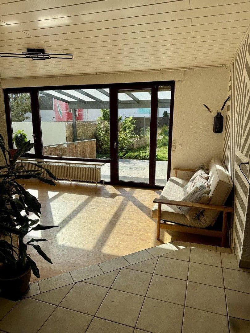 Predaj domu 135 m², pozemok 207 m², Sachsenheim, Bádensko-Wurttembersko Predaj domu 135 m², pozemok 207 m², Sachsenheim, Bádensko-Wurttembersko