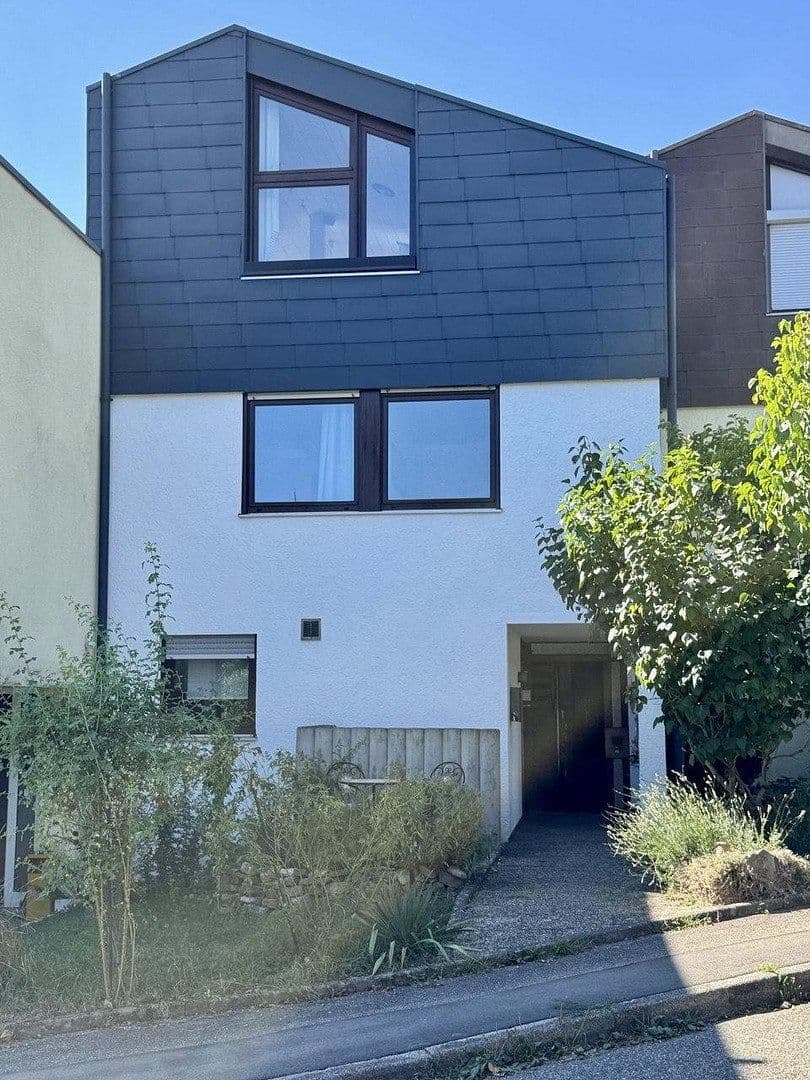 Predaj domu 135 m², pozemok 207 m², Sachsenheim, Bádensko-Wurttembersko Predaj domu 135 m², pozemok 207 m², Sachsenheim, Bádensko-Wurttembersko