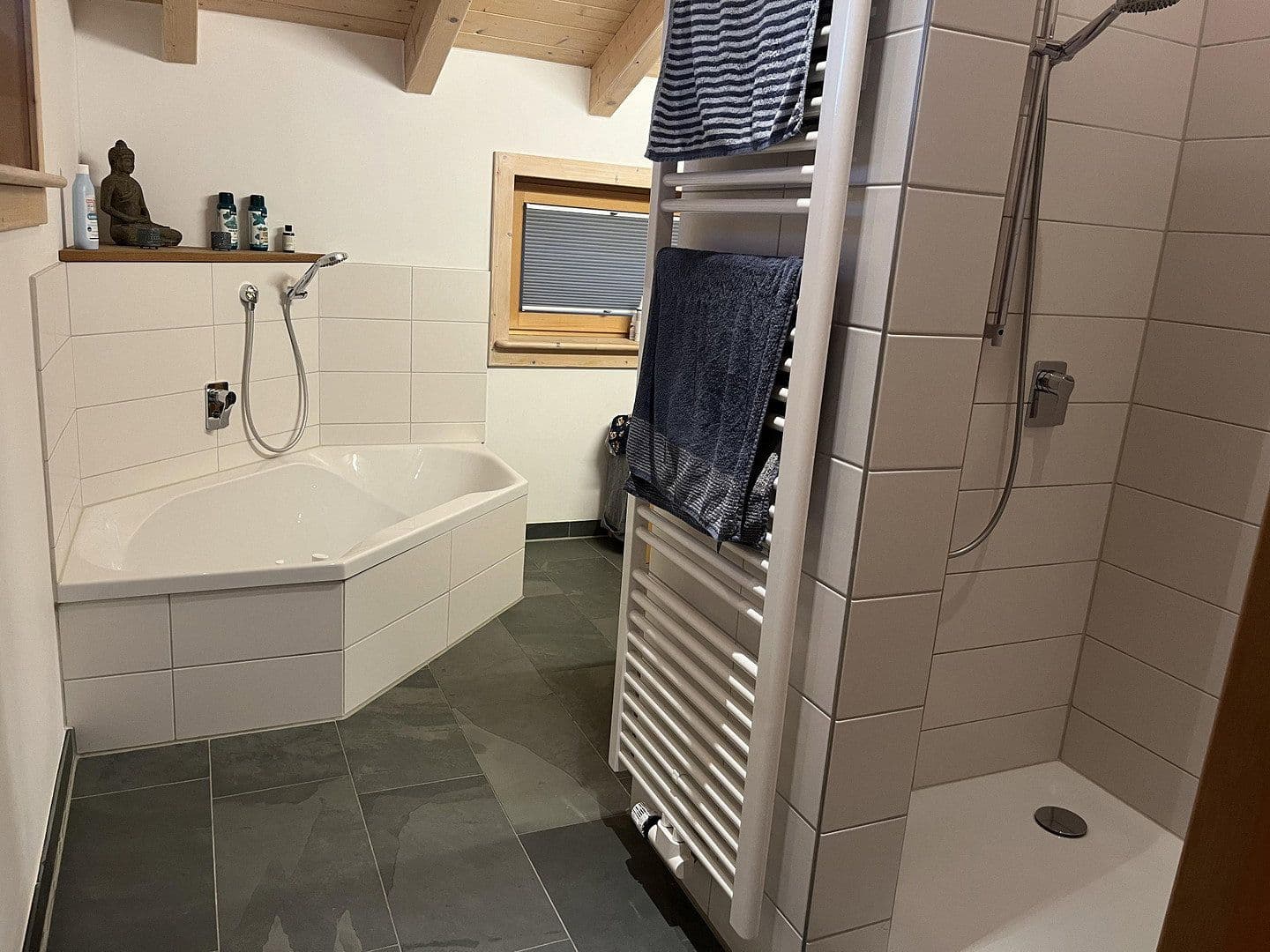 Predaj domu 190 m², pozemok 1.064 m², Traunreut, Bavorsko Predaj domu 190 m², pozemok 1.064 m², Traunreut, Bavorsko