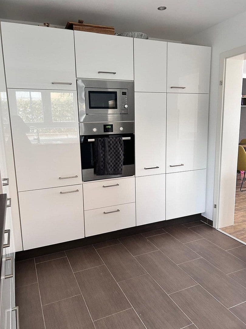 Prenájom bytu 3-izbový 96 m², Hünstetten, Hesensko Prenájom bytu 3-izbový 96 m², Hünstetten, Hesensko