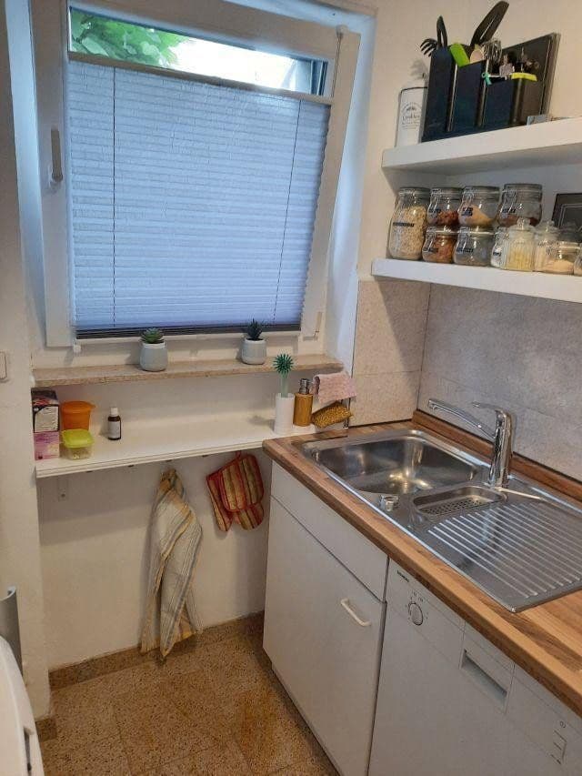 Prenájom bytu 1-izbový 33 m², Stuttgart, Bádensko-Wurttembersko Prenájom bytu 1-izbový 33 m², Stuttgart, Bádensko-Wurttembersko