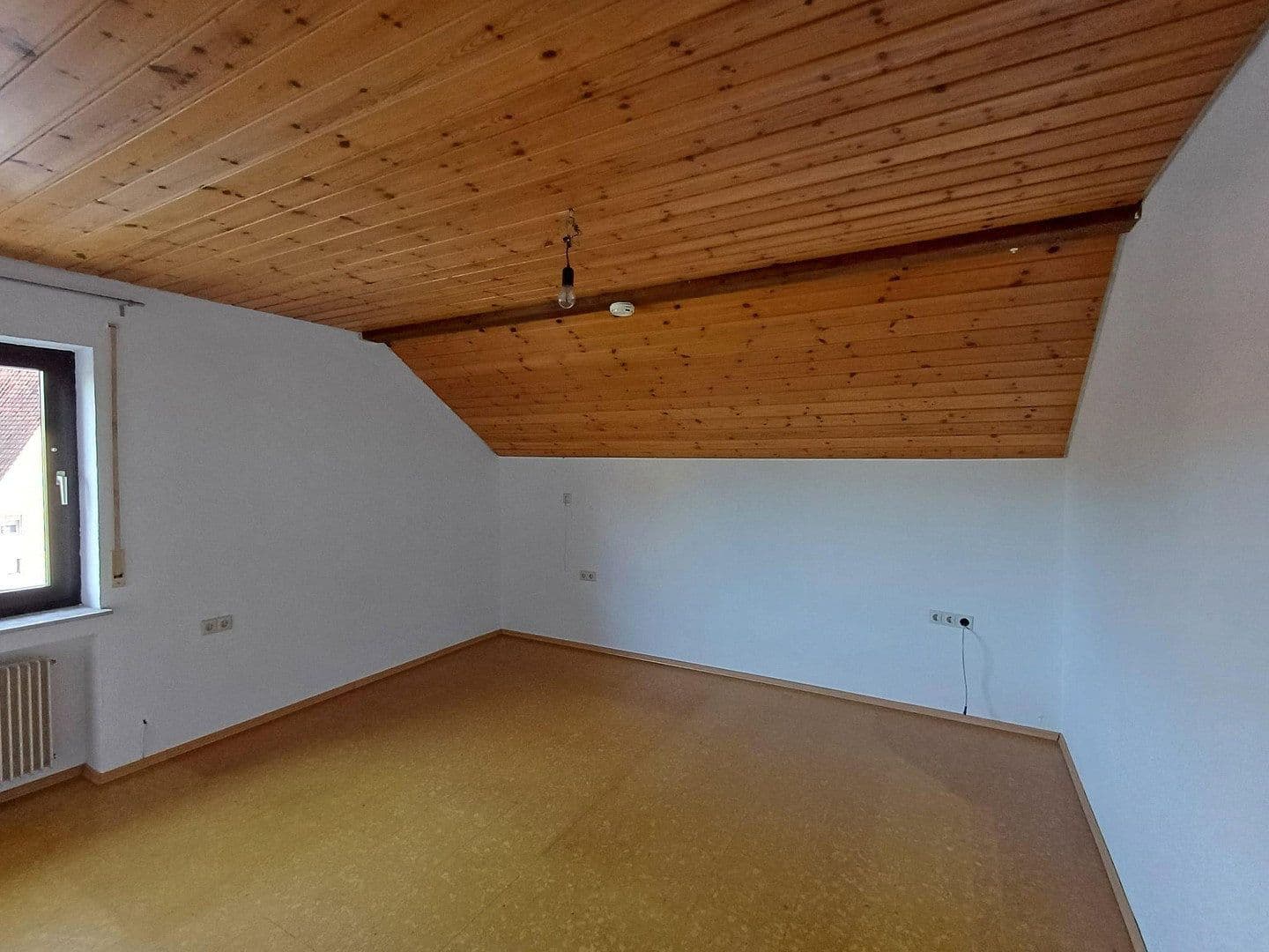 Prenájom bytu 4-izbový 90 m², Biberach an der Riß, Bádensko-Wurttembersko Prenájom bytu 4-izbový 90 m², Biberach an der Riß, Bádensko-Wurttembersko