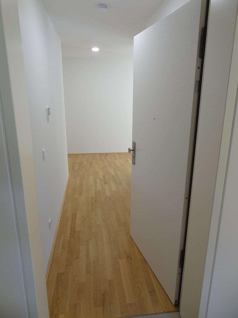 Prenájom bytu 2-izbový 64 m², Ulm, Bádensko-Wurttembersko Prenájom bytu 2-izbový 64 m², Ulm, Bádensko-Wurttembersko
