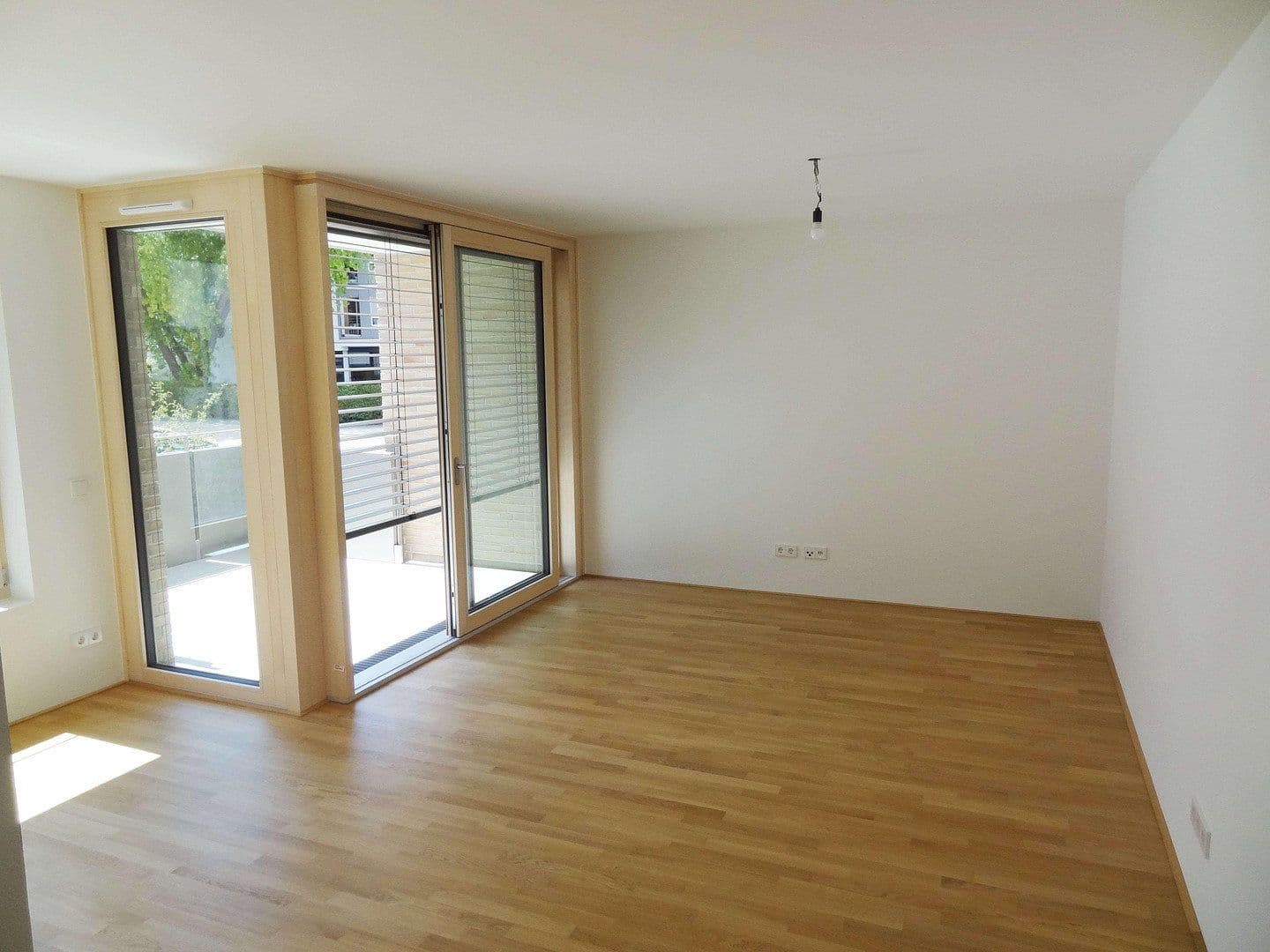 Prenájom bytu 2-izbový 64 m², Ulm, Bádensko-Wurttembersko Prenájom bytu 2-izbový 64 m², Ulm, Bádensko-Wurttembersko