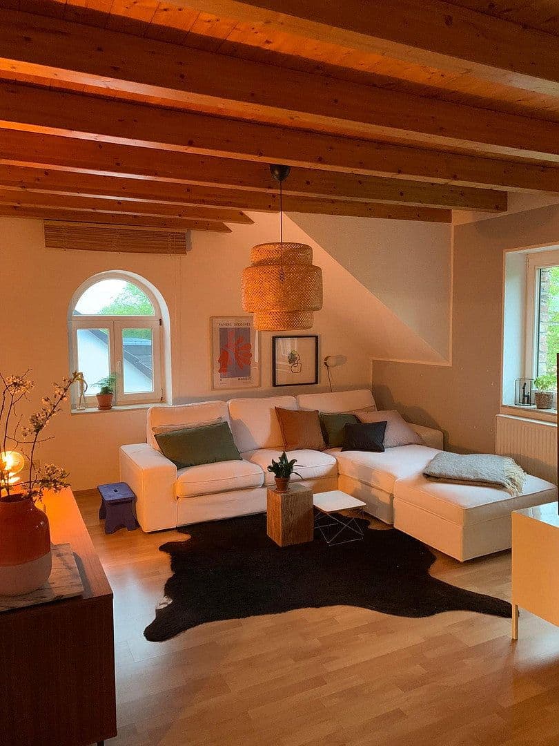 Prenájom bytu 2-izbový 55 m², Kaiserstr 138, Brühl, Severné Porýnie - Westfálsko Prenájom bytu 2-izbový 55 m², Kaiserstr 138, Brühl, Severné Porýnie - Westfálsko