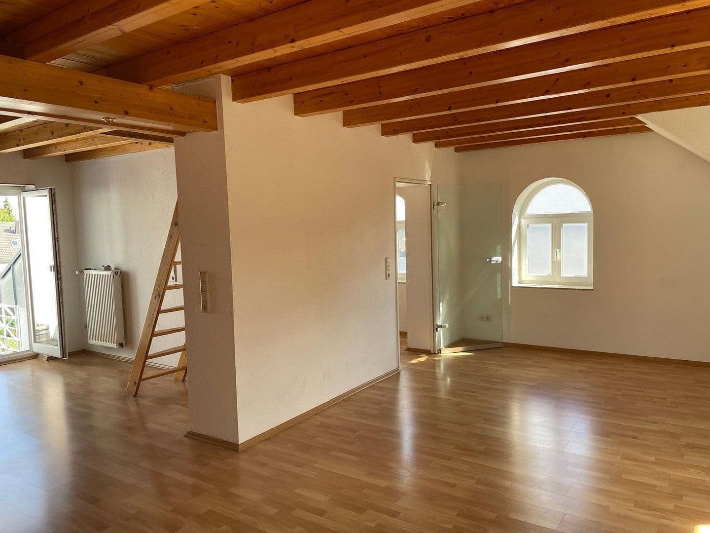 Prenájom bytu 2-izbový 55 m², Kaiserstr 138, Brühl, Severné Porýnie - Westfálsko Prenájom bytu 2-izbový 55 m², Kaiserstr 138, Brühl, Severné Porýnie - Westfálsko