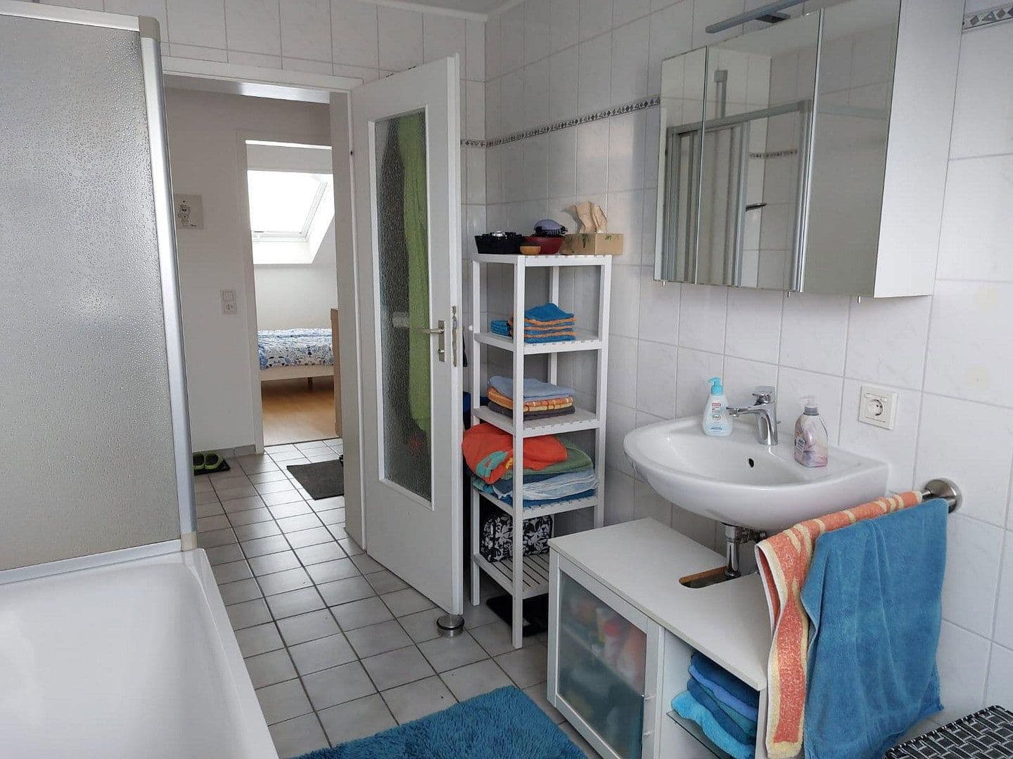 Prenájom bytu 3-izbový 63 m², Stuttgart-Kaltental, Bádensko-Wurttembersko Prenájom bytu 3-izbový 63 m², Stuttgart-Kaltental, Bádensko-Wurttembersko
