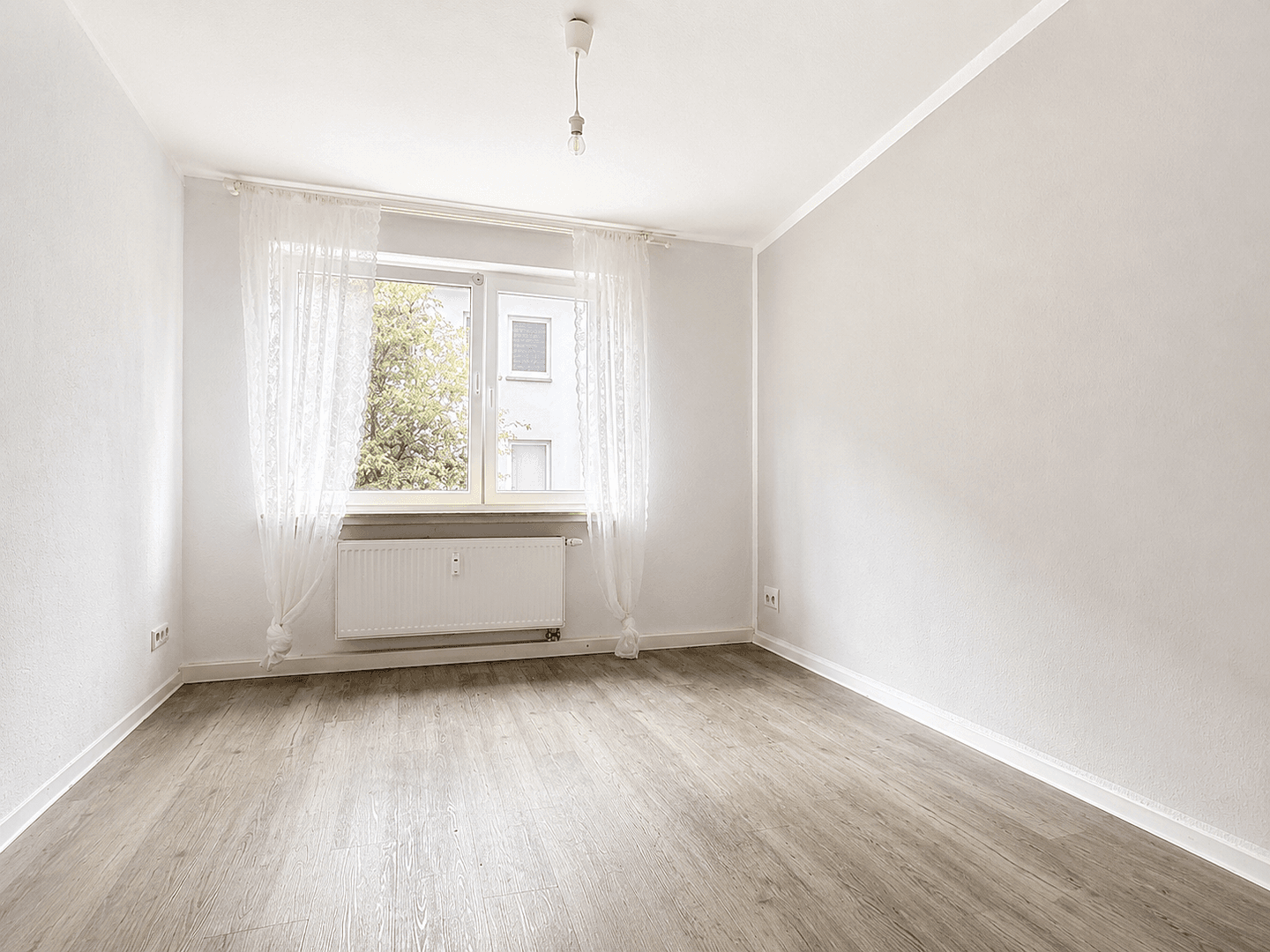 Prenájom bytu 3-izbový 76 m², Lehrstraße 25, Essen, Severné Porýnie - Westfálsko Prenájom bytu 3-izbový 76 m², Lehrstraße 25, Essen, Severné Porýnie - Westfálsko