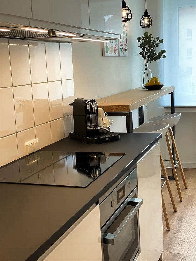 Prenájom bytu 2-izbový 65 m², Köln, Severné Porýnie - Westfálsko Prenájom bytu 2-izbový 65 m², Köln, Severné Porýnie - Westfálsko