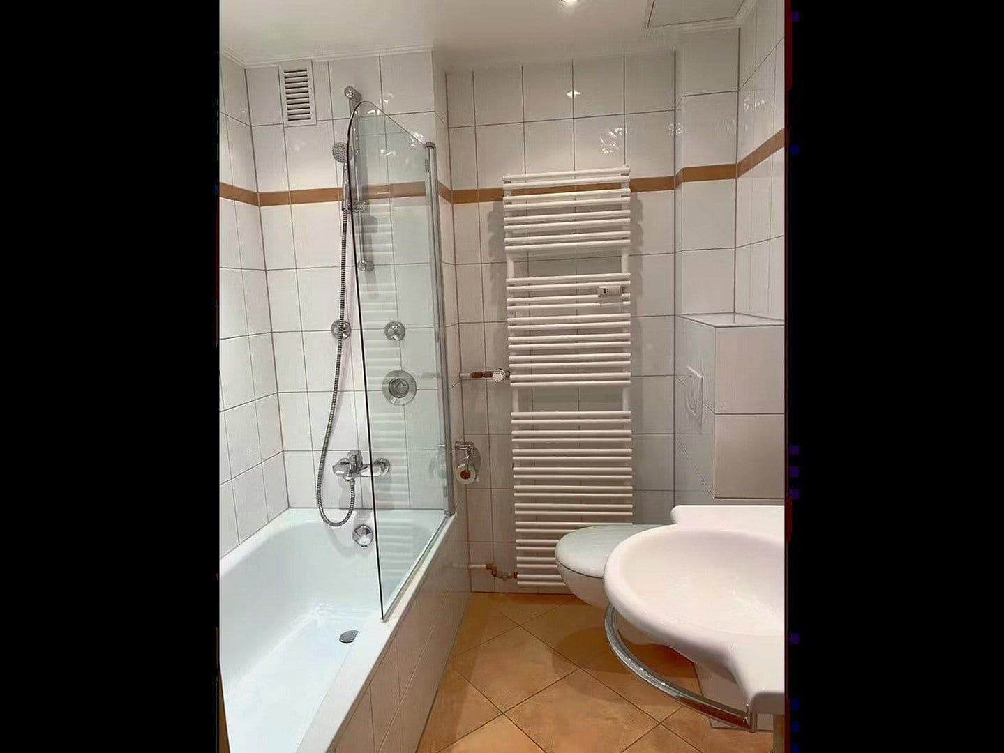 Prenájom bytu 2-izbový 65 m², Köln, Severné Porýnie - Westfálsko Prenájom bytu 2-izbový 65 m², Köln, Severné Porýnie - Westfálsko