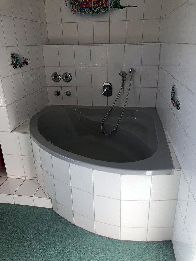 Prenájom bytu 3-izbový 104 m², Böttingen, Bádensko-Wurttembersko Prenájom bytu 3-izbový 104 m², Böttingen, Bádensko-Wurttembersko