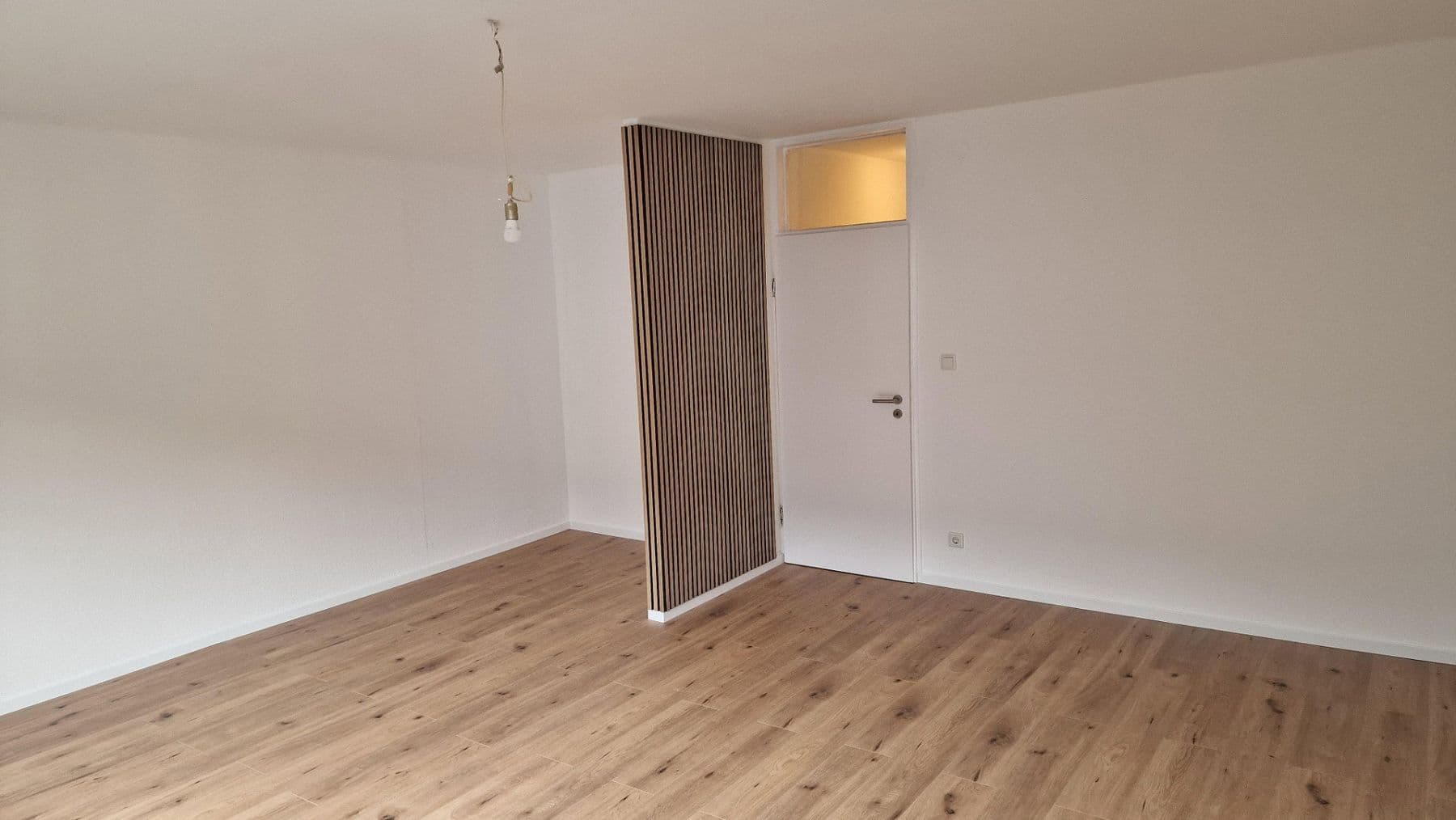 Prenájom bytu 1-izbový 40 m², Hohenstein 45, Wuppertal, Severné Porýnie - Westfálsko Prenájom bytu 1-izbový 40 m², Hohenstein 45, Wuppertal, Severné Porýnie - Westfálsko
