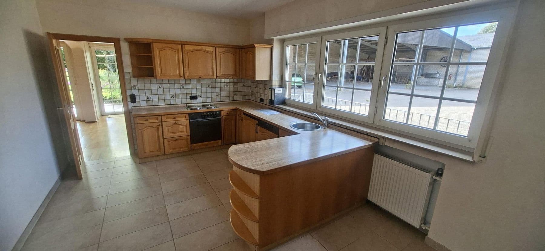 Predaj domu 273 m², pozemok 3.958 m², Grevenbroich, Severné Porýnie - Westfálsko Predaj domu 273 m², pozemok 3.958 m², Grevenbroich, Severné Porýnie - Westfálsko