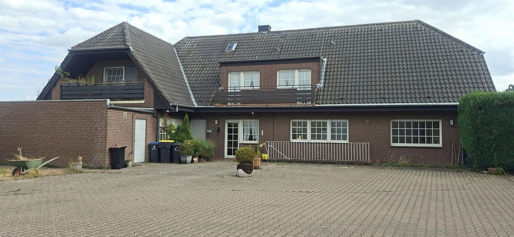 Predaj domu 273 m², pozemok 3.958 m², Grevenbroich, Severné Porýnie - Westfálsko Predaj domu 273 m², pozemok 3.958 m², Grevenbroich, Severné Porýnie - Westfálsko