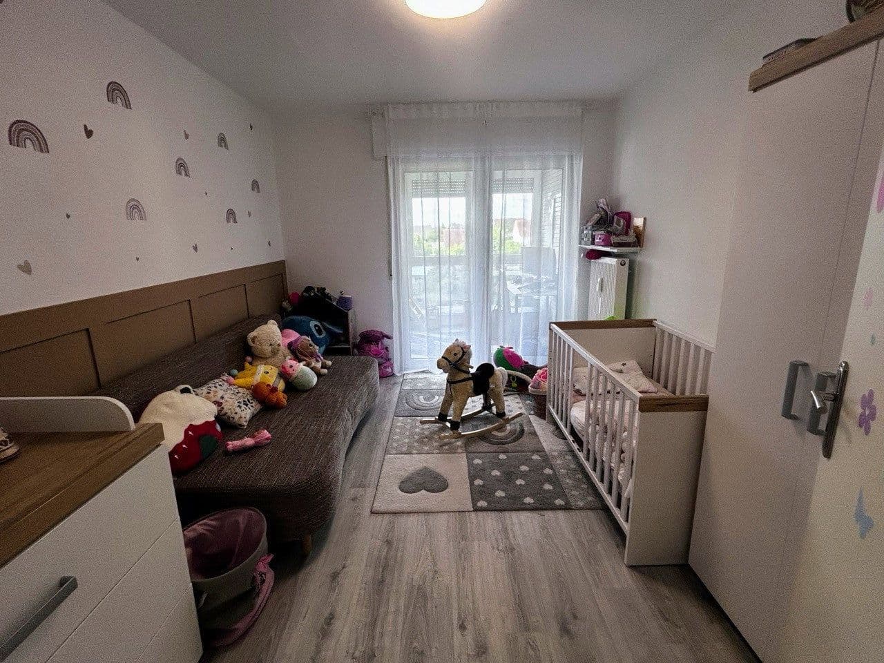 Prenájom bytu 3-izbový 80 m², Rodgau, Hesensko Prenájom bytu 3-izbový 80 m², Rodgau, Hesensko