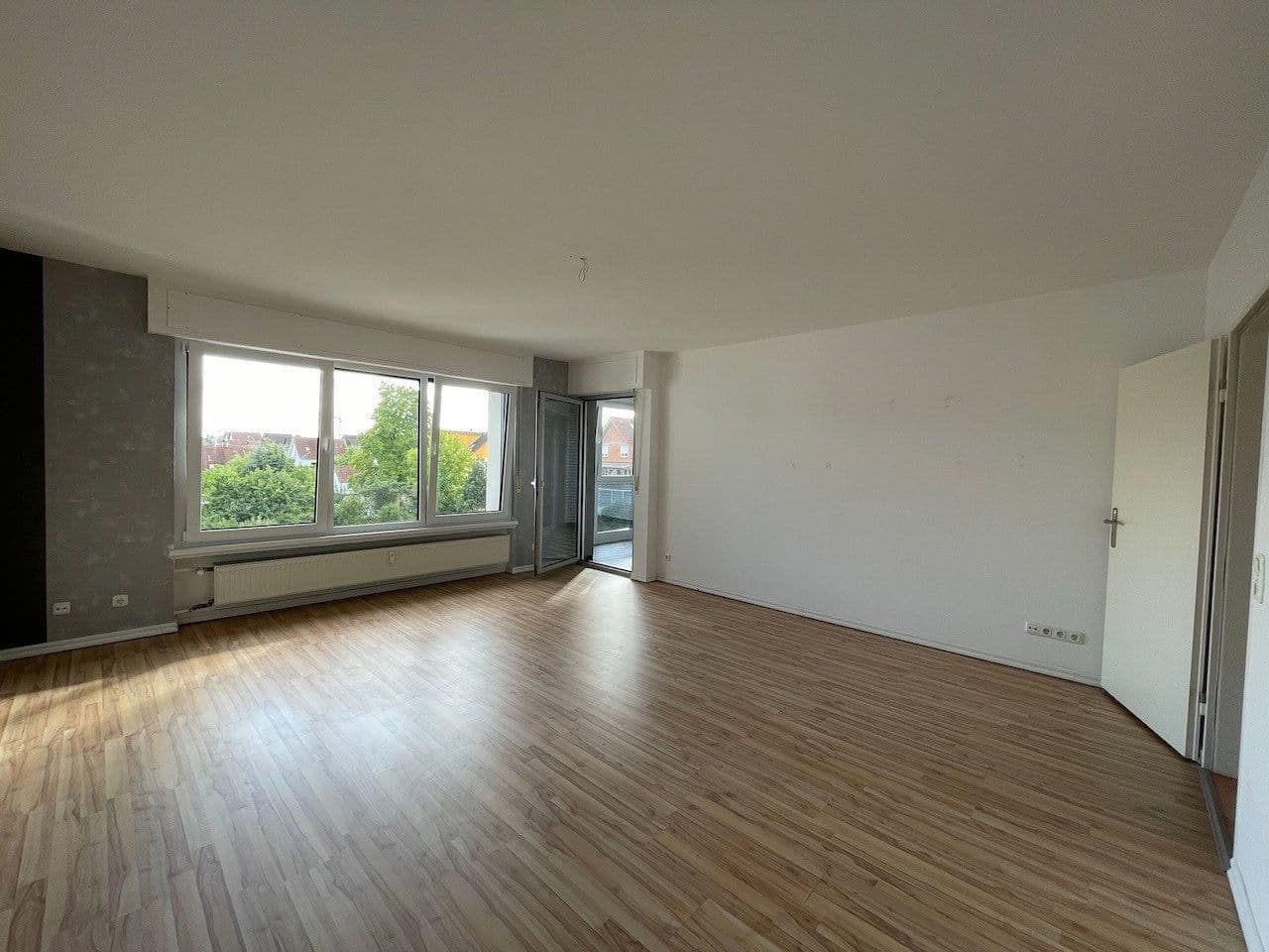 Prenájom bytu 3-izbový 80 m², Rodgau, Hesensko Prenájom bytu 3-izbový 80 m², Rodgau, Hesensko