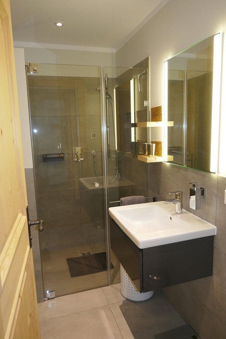 Predaj bytu 2-izbový 60 m², Rottach-Egern, Bavorsko Predaj bytu 2-izbový 60 m², Rottach-Egern, Bavorsko