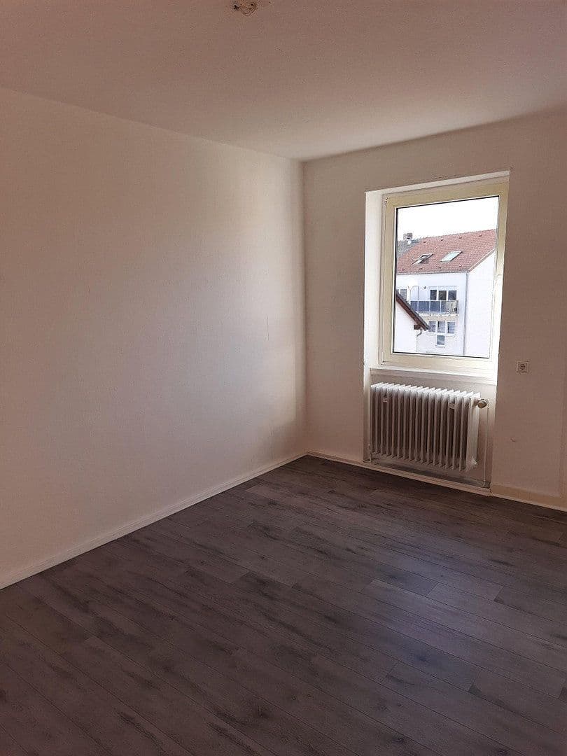Prenájom bytu 3-izbový 79 m², Altenwoogstr.35, Kaiserslautern, Porýnie-Falcko Prenájom bytu 3-izbový 79 m², Altenwoogstr.35, Kaiserslautern, Porýnie-Falcko