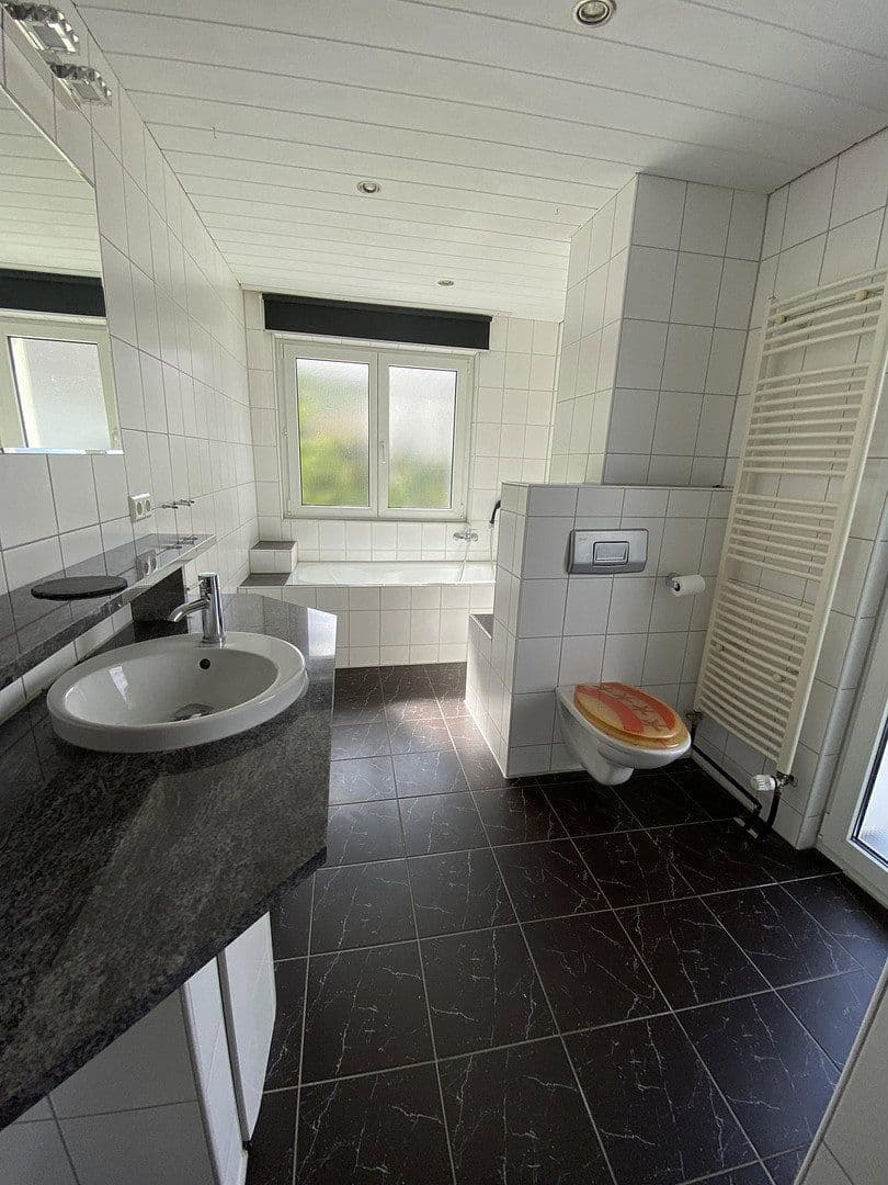Predaj domu 140 m², pozemok 590 m², Cleebronn, Bádensko-Wurttembersko Predaj domu 140 m², pozemok 590 m², Cleebronn, Bádensko-Wurttembersko