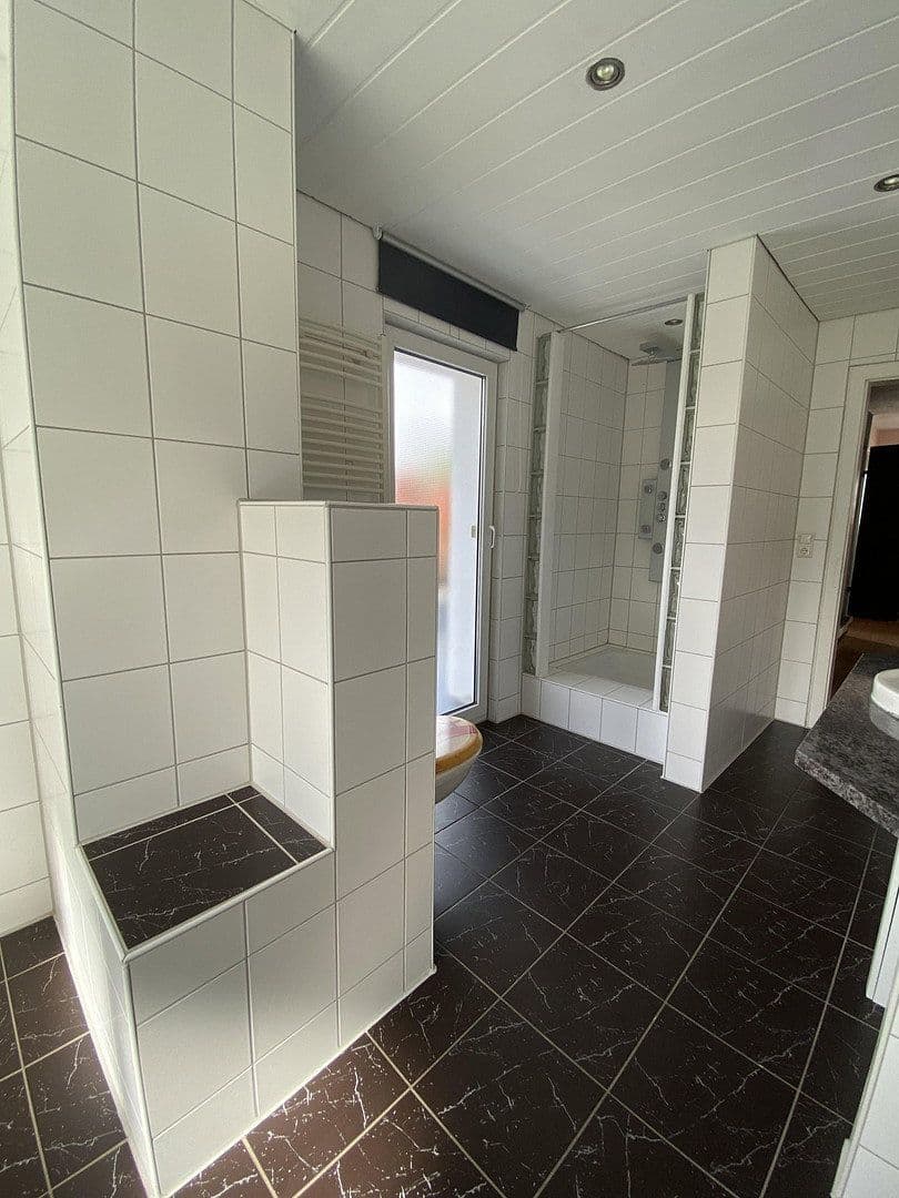 Predaj domu 140 m², pozemok 590 m², Cleebronn, Bádensko-Wurttembersko Predaj domu 140 m², pozemok 590 m², Cleebronn, Bádensko-Wurttembersko