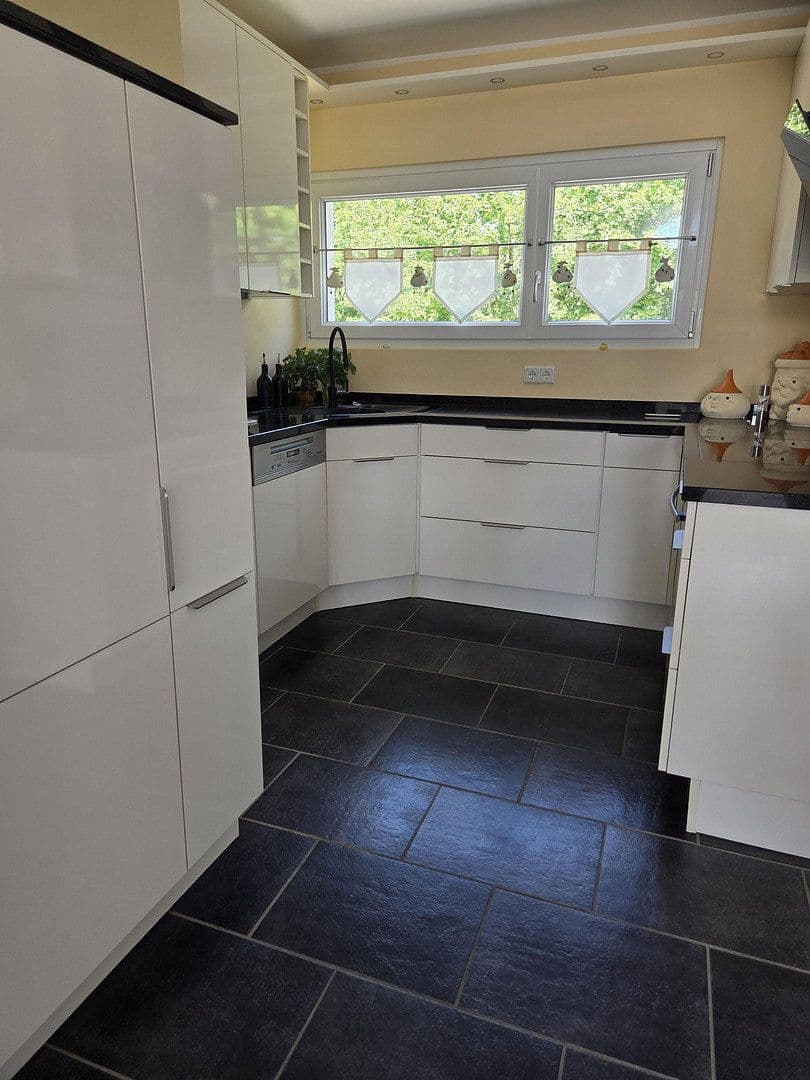 Predaj bytu 3-izbový 92 m², Erkrath, Severné Porýnie - Westfálsko Predaj bytu 3-izbový 92 m², Erkrath, Severné Porýnie - Westfálsko