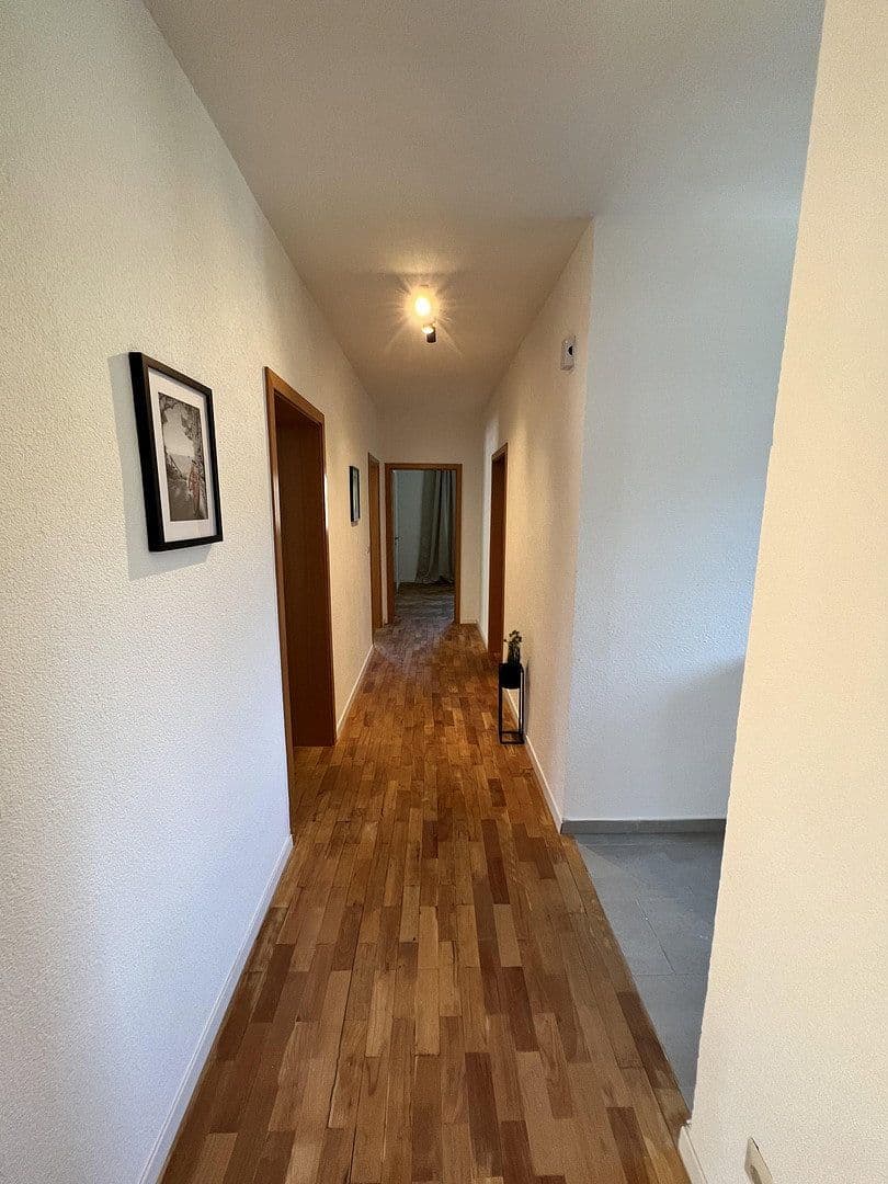 Prenájom bytu 4-izbový 100 m², Öchslinstraße 22, Göppingen, Bádensko-Wurttembersko Prenájom bytu 4-izbový 100 m², Öchslinstraße 22, Göppingen, Bádensko-Wurttembersko