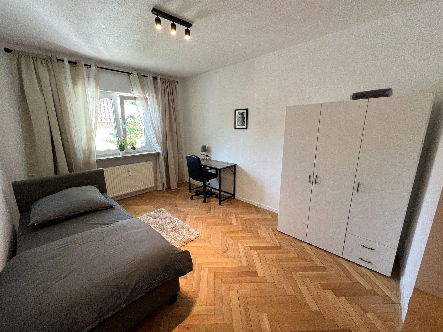 Prenájom bytu 4-izbový 100 m², Öchslinstraße 22, Göppingen, Bádensko-Wurttembersko Prenájom bytu 4-izbový 100 m², Öchslinstraße 22, Göppingen, Bádensko-Wurttembersko