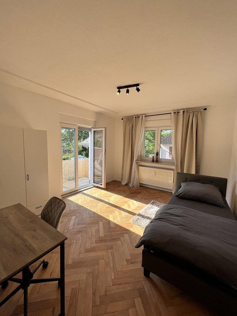 Prenájom bytu 4-izbový 100 m², Öchslinstraße 22, Göppingen, Bádensko-Wurttembersko Prenájom bytu 4-izbový 100 m², Öchslinstraße 22, Göppingen, Bádensko-Wurttembersko