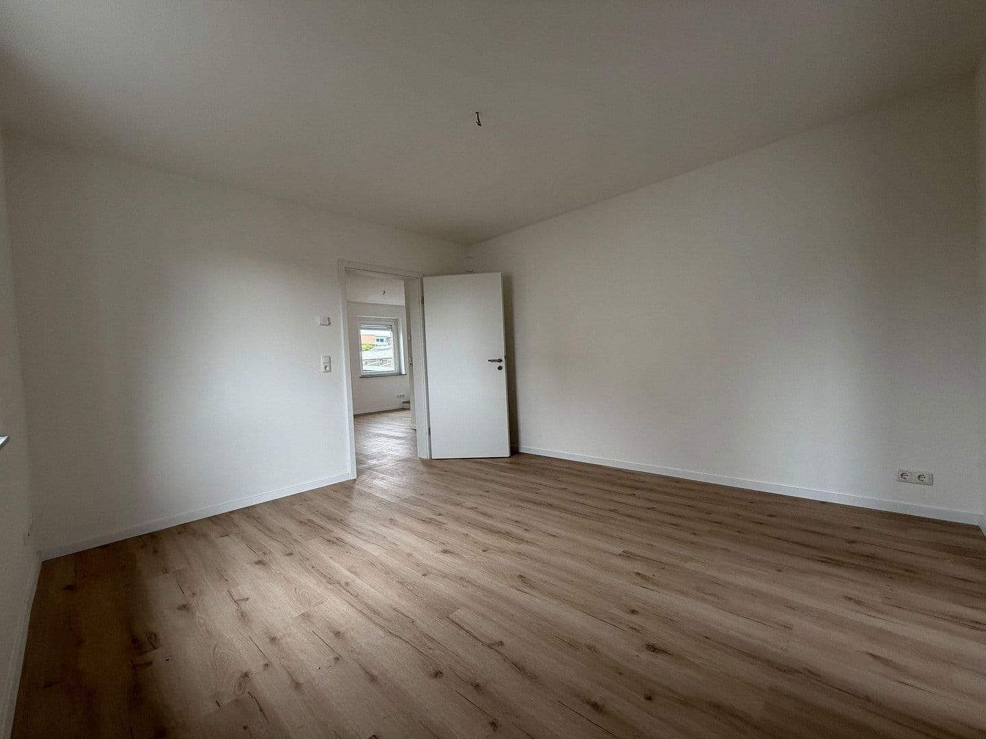 Prenájom bytu 4-izbový 115 m², Schweinfurt, Bavorsko Prenájom bytu 4-izbový 115 m², Schweinfurt, Bavorsko