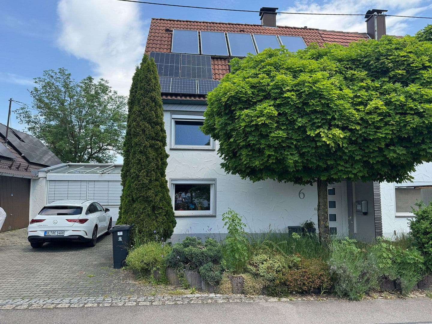 Predaj domu 164 m², pozemok 397 m², Ehingen (Donau), Bádensko-Wurttembersko Predaj domu 164 m², pozemok 397 m², Ehingen (Donau), Bádensko-Wurttembersko