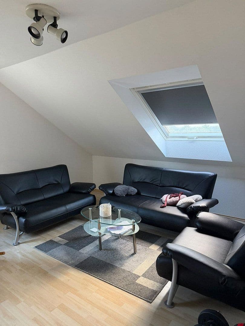 Prenájom bytu 2-izbový 60 m², Neichener Str. 20, Overath, Severné Porýnie - Westfálsko Prenájom bytu 2-izbový 60 m², Neichener Str. 20, Overath, Severné Porýnie - Westfálsko