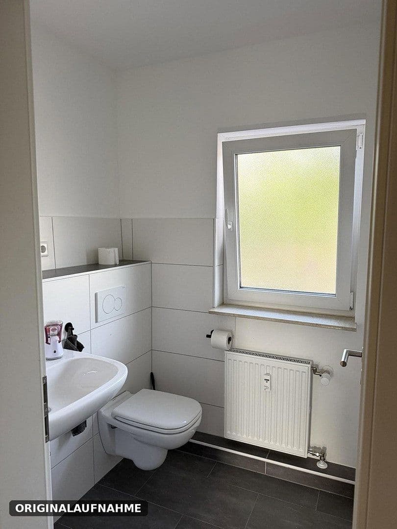 Prenájom bytu 4-izbový 100 m², Neckargemünd, Bádensko-Wurttembersko Prenájom bytu 4-izbový 100 m², Neckargemünd, Bádensko-Wurttembersko