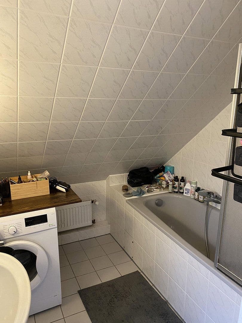 Prenájom bytu 2-izbový 70 m², Ratingen, Severné Porýnie - Westfálsko Prenájom bytu 2-izbový 70 m², Ratingen, Severné Porýnie - Westfálsko