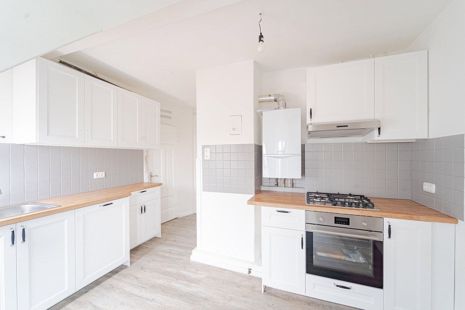 Predaj domu 266 m², pozemok 1.404 m², Schwartauer Allee 121, , Schwartauer Allee 121a, Lübeck, Šlezvicko-Holštajnsko Predaj domu 266 m², pozemok 1.404 m², Schwartauer Allee 121, , Schwartauer Allee 121a, Lübeck, Šlezvicko-Holštajnsko