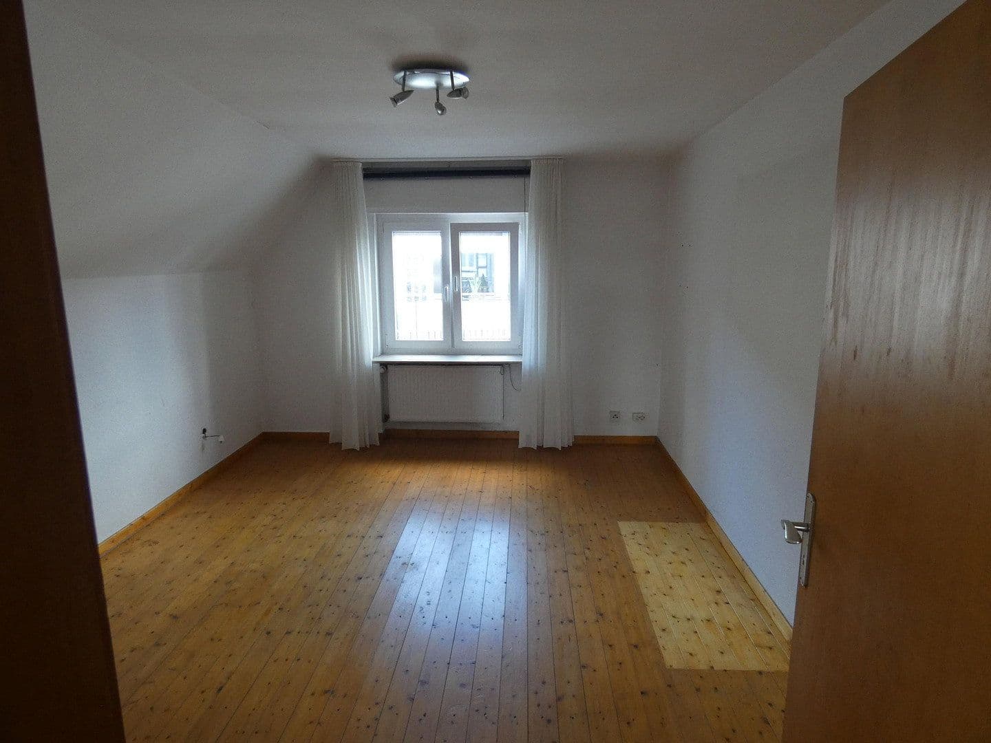 Predaj domu 279 m², pozemok 778 m², Jägerstraße 11, Warstein, Severné Porýnie - Westfálsko Predaj domu 279 m², pozemok 778 m², Jägerstraße 11, Warstein, Severné Porýnie - Westfálsko