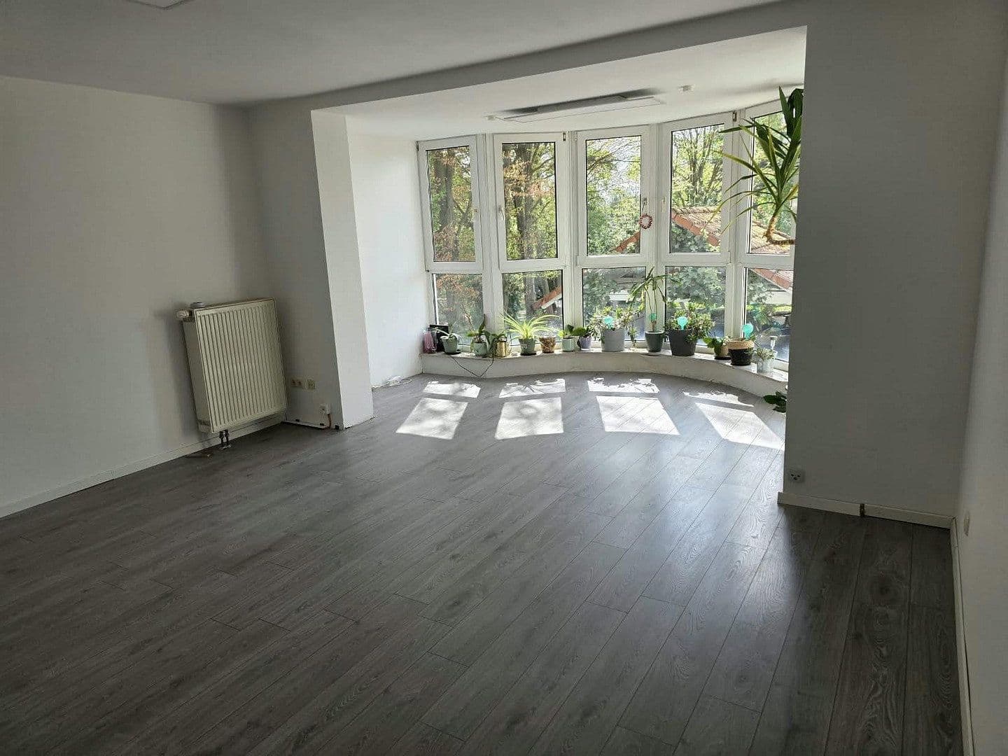 Prenájom kancelárie 105 m², Wachenheimerstr 95, Liederbach am Taunus, Hesensko Prenájom kancelárie 105 m², Wachenheimerstr 95, Liederbach am Taunus, Hesensko