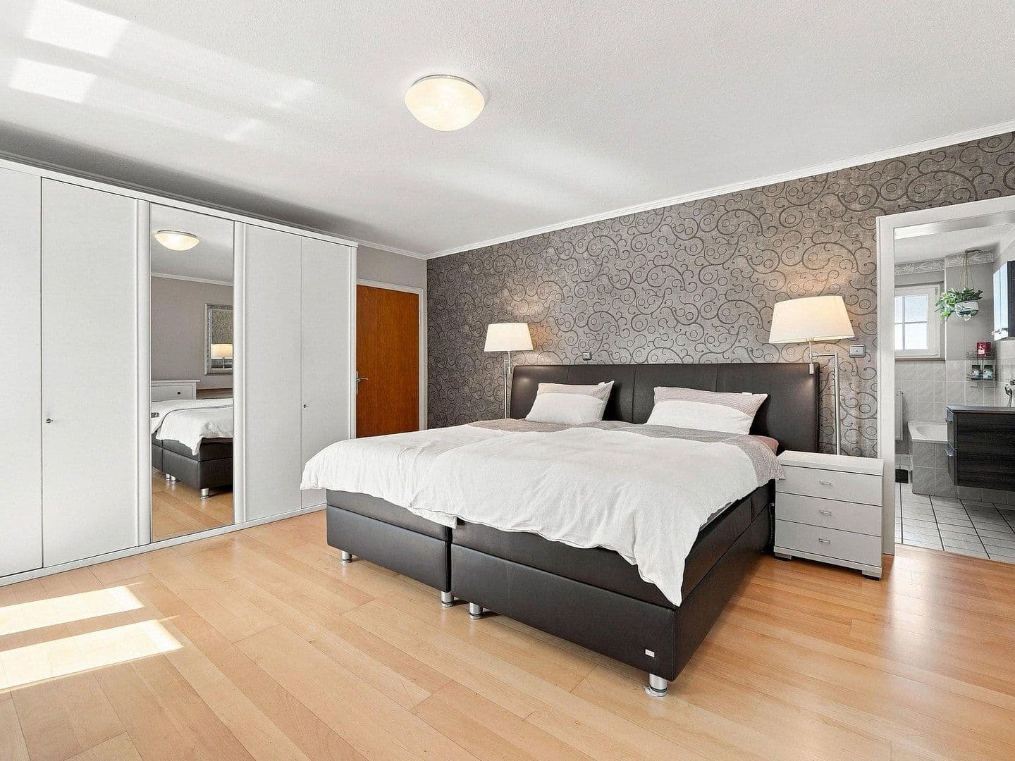 Predaj domu 191 m², pozemok 720 m², Leverkusen, Severné Porýnie - Westfálsko Predaj domu 191 m², pozemok 720 m², Leverkusen, Severné Porýnie - Westfálsko