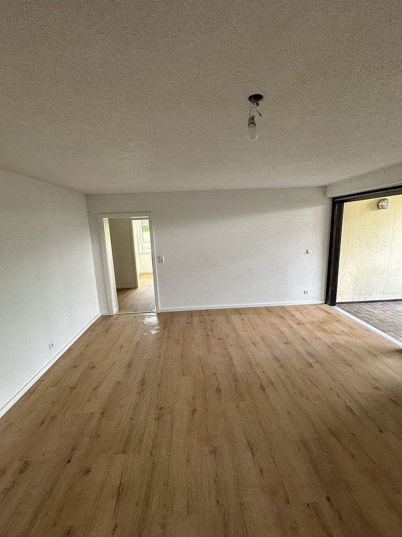 Prenájom bytu 2-izbový 65 m², Kehl, Bádensko-Wurttembersko Prenájom bytu 2-izbový 65 m², Kehl, Bádensko-Wurttembersko