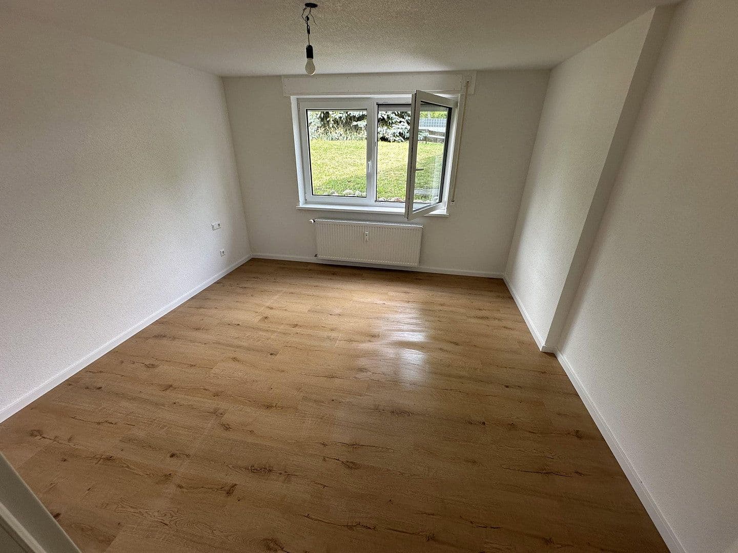 Prenájom bytu 2-izbový 65 m², Kehl, Bádensko-Wurttembersko Prenájom bytu 2-izbový 65 m², Kehl, Bádensko-Wurttembersko