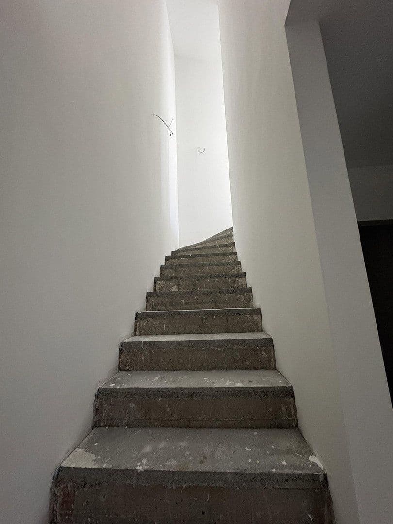 Prenájom bytu 4-izbový 99 m², Flörsheim, Hesensko Prenájom bytu 4-izbový 99 m², Flörsheim, Hesensko