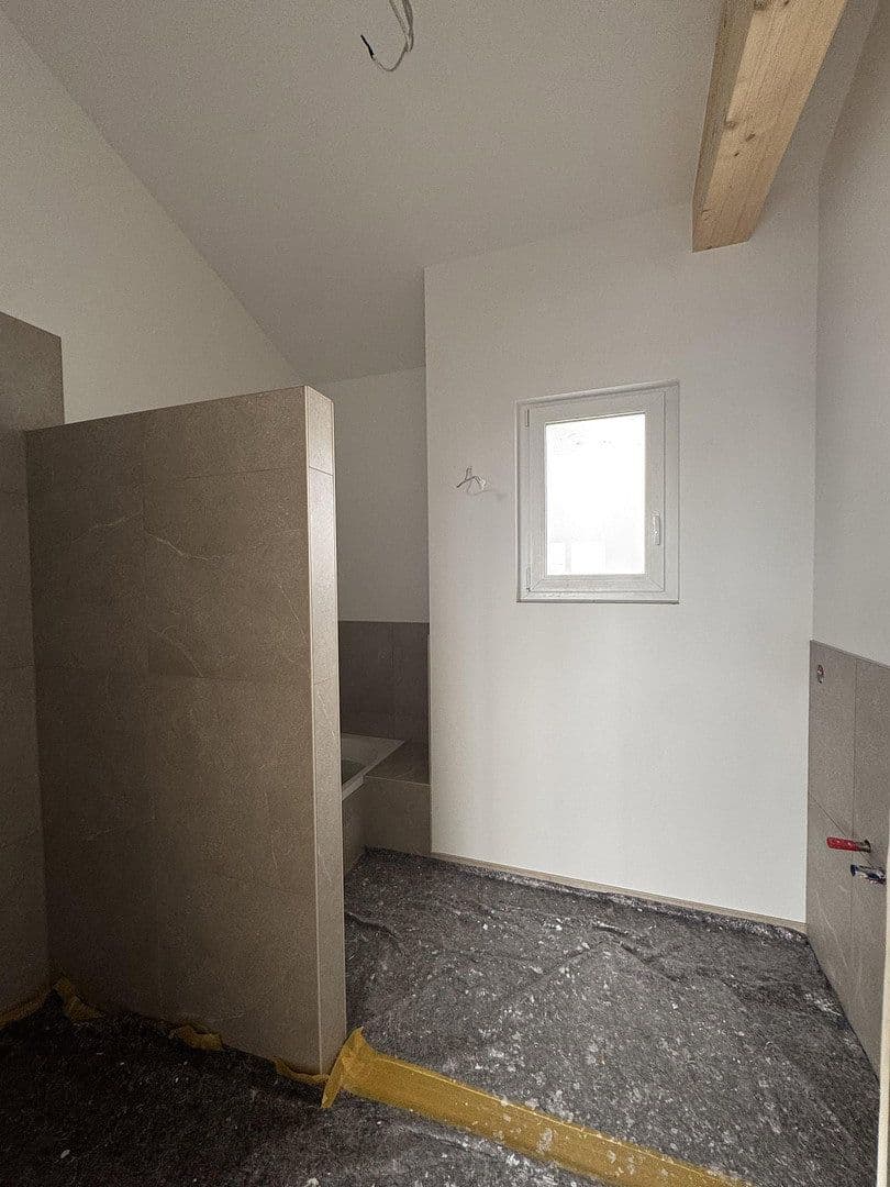 Prenájom bytu 4-izbový 99 m², Flörsheim, Hesensko Prenájom bytu 4-izbový 99 m², Flörsheim, Hesensko