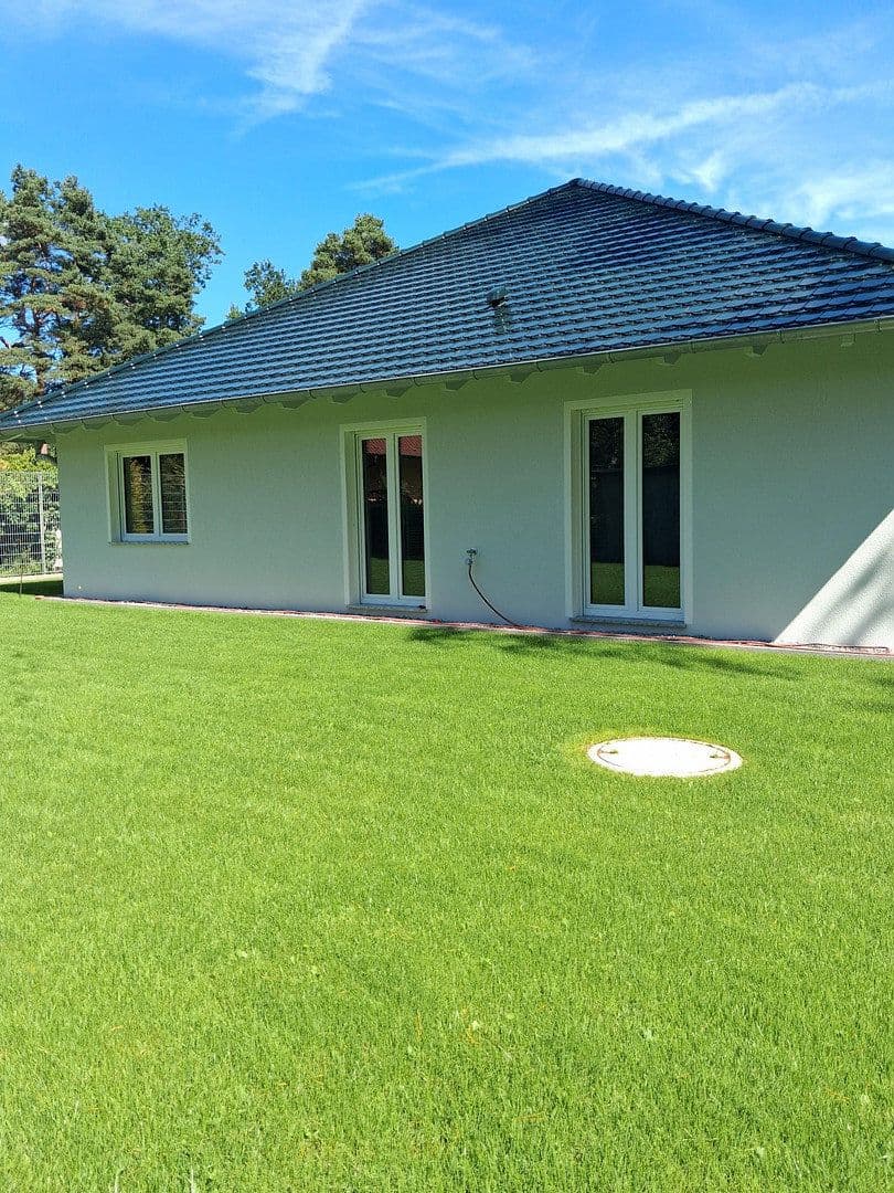 Prenájom domu 130 m², pozemok 250 m², Cottbus Kiekebusch, Brandenbursko Prenájom domu 130 m², pozemok 250 m², Cottbus Kiekebusch, Brandenbursko