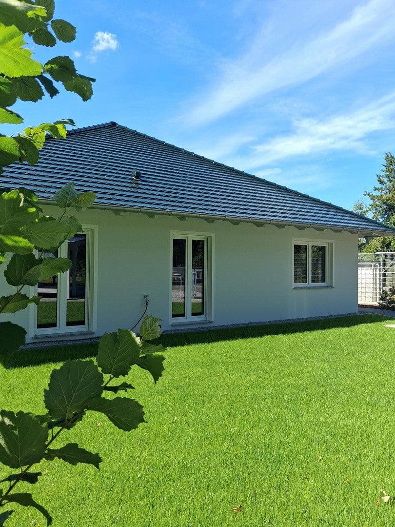 Prenájom domu 130 m², pozemok 250 m², Cottbus Kiekebusch, Brandenbursko Prenájom domu 130 m², pozemok 250 m², Cottbus Kiekebusch, Brandenbursko
